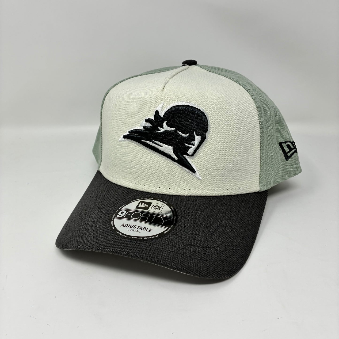 9Forty A-Frame SnapBack LMB Conspiradores De Querétaro White/Mint Grey UV Cap