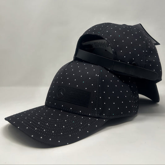 Gorra de béisbol con lunares de Mercedes AMG Petronas F1