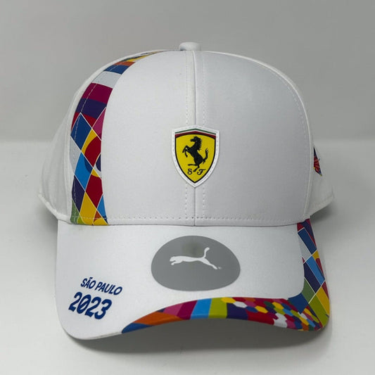 Gorra Scuderia Ferrari F1 2023 Edición Especial GP de Brasil