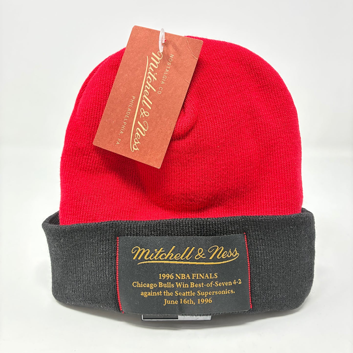 NBA Mitchell & Ness 1996 Finals Red and Black Beanie OS
