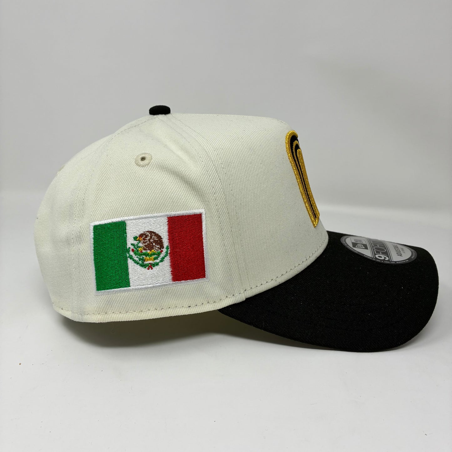 9Forty A-Frame Snapback Mexico World Baseball Classic W/ Flag Chrome/Black - Gray UV Cap