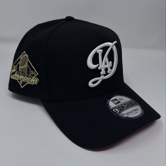 9Forty Los Angeles Dodgers Campeones de la Serie Mundial 2024 Rojo UV