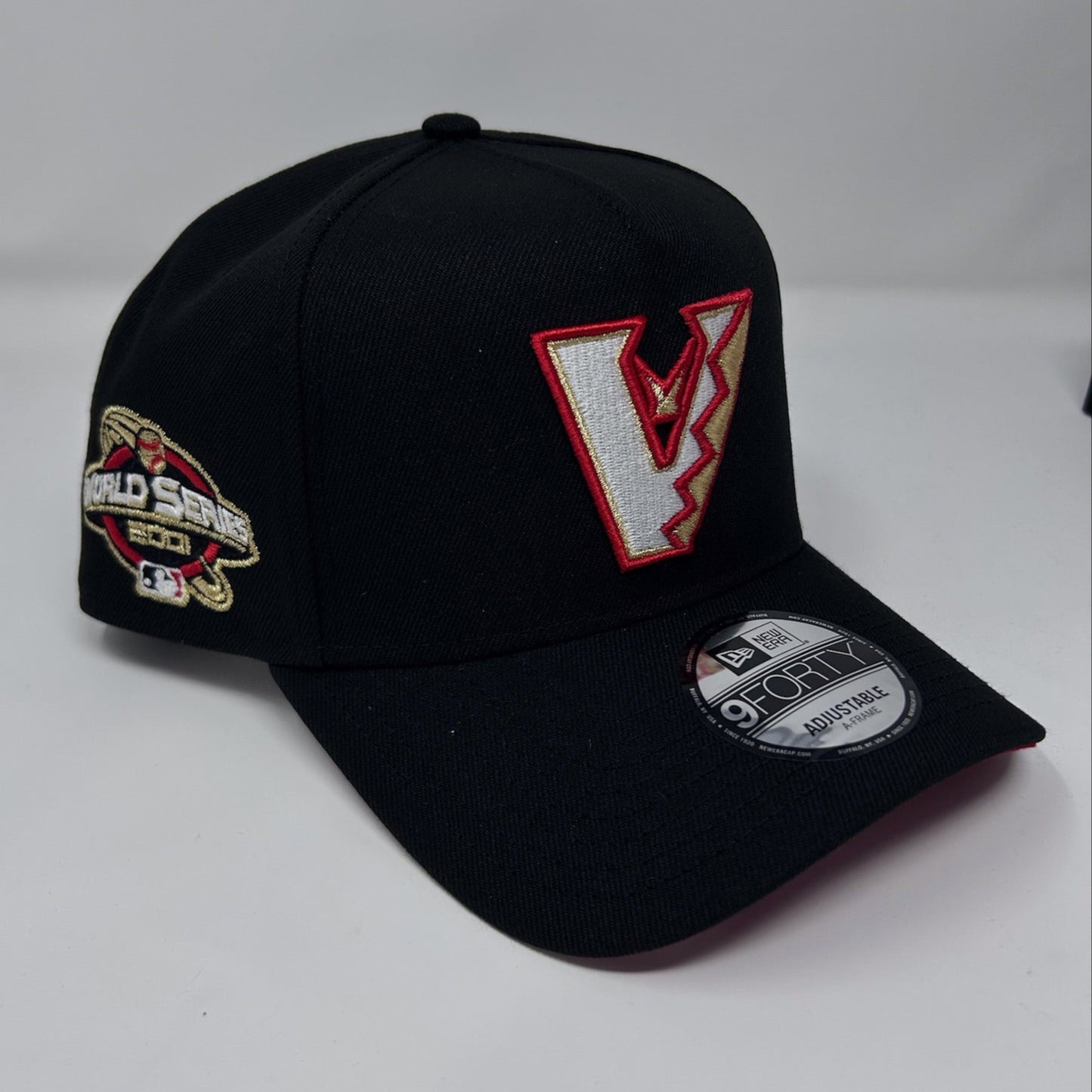9Forty Upside Down Arizona Diamondbacks 2001 World Series Red UV